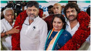 మాజీ సీఎం కొడుకులు, కూతురు, డాక్టర్ రాజ్ కుమార్ ఫ్యామిలీ కోడలు, ఎంపీ టిక్కెట్ విషయంలో ఇంకా ! 