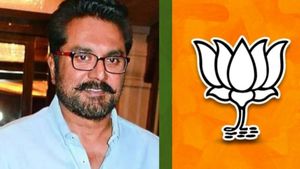  హీరో విజయ్ కొత్త పార్టీ, ప్రముఖ హీరో సంచలనం, మోదీతో డీల్ ?, మెగస్టార్ కు సన్నిహితులు !