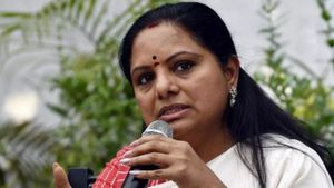 మహిళలకు అన్యాయం అంటూ తెలంగాణ సర్కారుపై ఎమ్మెల్సీ కవిత ఫైర్: సోనియాకు లేఖ