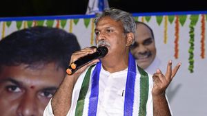 కుర్చీలు కాదు టీడీపీనే మడత పెట్టేశారుగా.. కేశినేని నాని సెటైర్లు..!