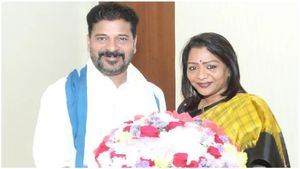 CM Revanth Reddy: సీఎం రేవంత్ రెడ్డిని కలిసిన మేయర్ విజయలక్ష్మి.. 