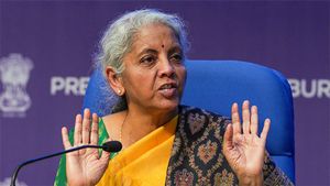  కేంద్ర మంత్రి నిర్మలా సీతారామన్, ఆర్ బీఐ పేరుతో లోన్, రూ 5 లక్షలు సబ్సిడి, క్లైమాక్స్ లో అందరూ ? 