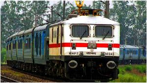 ఇండియాలో సూపర్ లగ్జరీ రైళ్లు