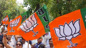 పొత్తు వేళ బీజేపీ బిగ్ ట్విస్ట్ - కమలం అభ్యర్దులు సిద్దం, ఎవరెక్కడ..!!