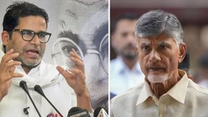 చంద్రబాబు తో ప్రశాంత్ కిషోర్ భేటీ -  కీలక సూచనలు, మార్పులు..!!