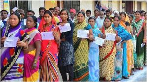 గుడ్ న్యూస్: ప్రతి మహిళకూ ప్రతి నెలా రూ.1,000 ఆర్థిక సాయం: మేనిఫెస్టో విడుదల 