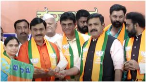 13 ఏళ్ల తర్వాత మోదీ టీమ్ లోకి గాలి జనార్దన్ రెడ్డి, మైనింగ్ కింగ్ సొంత పార్టీ బీజేపీలో విలీనం !  