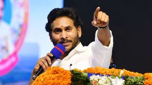  రాజకీయ బద్ధశతృవుకు జగన్ స్నేహ హస్తం