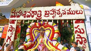 మహాశివరాత్రి వార్షిక బ్రహ్మోత్సవాలకు ముస్తాబ‌యిన శ్రీకాళహస్తి...