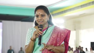 కవిత సంచలన నిర్ణయం: భారత జాగృతి కమిటీలన్నీ రద్దు