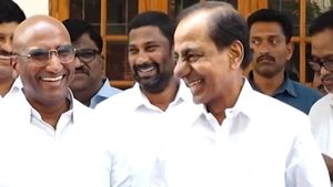 కేసీఆర్ రూటు మారింది: మాయావతి పార్టీతో పొత్తు