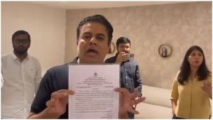 కేటీఆర్ చేతికి అరెస్ట్ వారెంట్.. 