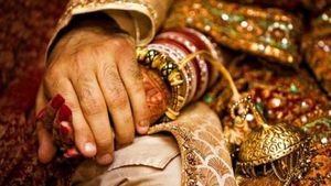 పెళ్లి జరిగిన రెండు వారాలకే ఏం జరిగిందంటే ?, అక్రమ సంబంధం మోజులో ఎంజాయ్, కట్ చేస్తే ! 