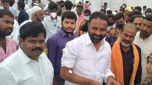 బాషా బ్రదర్స్ రూటు ఎటువైపు..? నాదారి రహదారి టీడీపీనా.. వైసీపీనా..? సిట్టింగ్ ఎమ్మెల్యేతో..! 