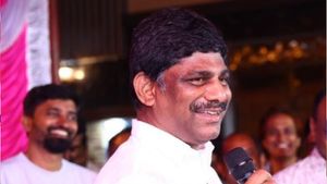 మాజీ ప్రధాని ఫ్యామిలీపై సంచలన వ్యాఖ్యలు, అల్లుడికి సొంత పార్టీలో దిక్కులేదు, మాకు పోటీనా ? 