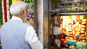 Narendra Modi: ఉజ్జయిని మహంకాళి అమ్మవారిని దర్శించుకున్న ప్రధాని మోడీ..