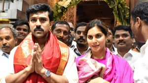 క్లీంకారతో కలిసి తిరుమల శ్రీవారిని దర్శించుకున్న రామ్ చరణ్, ఉపాసన దంపతులు   
