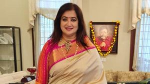 ఇద్దరు స్టార్ హీరోలపై ఎంపీ సుమలత సంచలన వ్యాఖ్యలు, పిలిస్తే ఢిల్లీ వెలుతా, అయితే ఈసారి! 