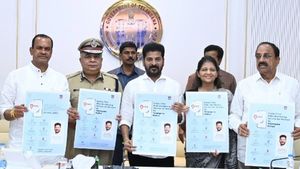 తెలంగాణలో ఏపీ తరహా యాప్: ప్రారంభించిన రేవంత్ రెడ్డి