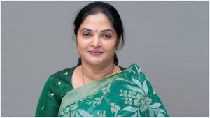 సోమిరెడ్డి తమ్ముడు నా మొదటి భర్త: వేమిరెడ్డి ప్రశాంతిరెడ్డి భావోద్వేగం