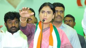 షర్మిల పోటీ స్థానం ఖరారు చేసిన హైకమాండ్ - బిగ్ ఫైట్..!!