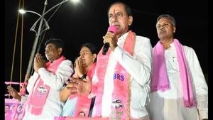 డబుల్​ ఆర్​ ట్యాక్స్​ వసూళ్లు: మోడీకి కేసీఆర్ సవాల్