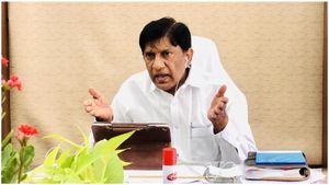 Karimnagar: చిక్కుల్లో కరీంనగర్ బీఆర్ఎస్ అభ్యర్థి వినోద్ కుమార్..! 