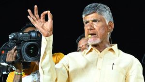 వైసీపీ నేతకు చంద్రబాబు పిలుపు