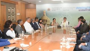 ఐటీ కంపెనీ ఉద్యోగులకు గుడ్ న్యూస్, అందరికి సెలవు, మీ జీతం మాత్రం కట్ కాదు, ఎందుకంటే! 