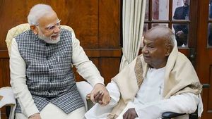 మోదీ ఆ పదవి గ్యారెంటీగా ఇస్తారు, ఇప్పటికే 8 లక్షల గుండె ఆపరేషన్లు, మాజీ ప్రధాని హామీ! 