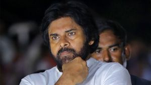పవన్  కల్యాణ్ గుట్టురట్టు చేసిన  ఫ్యాన్స్
