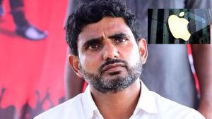 నారా లోకేష్ ను హెచ్చరించిన యాపిల్