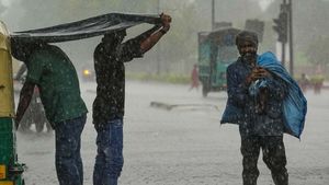హైదరాబాదు వాసుల‌కు కూల్ న్యూస్‌.. ప‌లు జిల్లాల్లో మూడ్రోజుల పాటు వర్షాలు..!