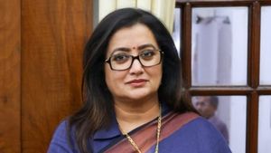 నా ప్రాణం పోయే వరకు సుమలత వెంటే ఉంటా, చాలెంజింగ్ స్టార్, రెబల్ స్టార్ ఫ్యాన్స్ ! 