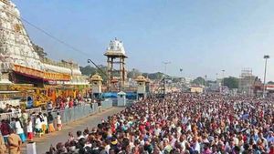  శ్రీవారి సర్వదర్శనం టోకెన్లు భారీగా పెంపు