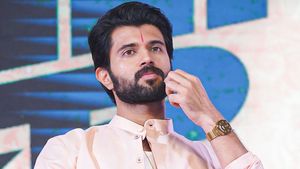  హోటల్‌లో ఆ హీరోయిన్‌తో దొరికిపోయిన విజయ్ దేవరకొండ