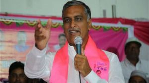పీర్జాదిగూడ మేయర్, కార్పొరేటర్ల కిడ్నాప్‌ యత్నం: కాంగ్రెస్‌పై హరీశ్ రావు ఫైర్