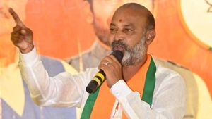 బీజేపీలో విజయోత్సాహం.. బండి సంజయ్ కృతజ్ఞతా సభ అందుకు నిదర్శనం!!