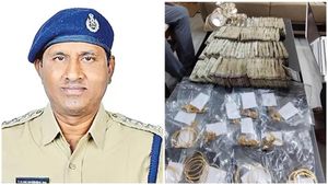 సీసీఎస్ ఏసీపీ ఉమామహేశ్వరరావుకు 14 రోజుల రిమాండ్: రిపోర్టులో సంచలన విషయాలు