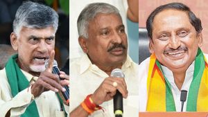 చంద్రబాబు మోసగాడు, ఆ మాజీ సీఎం చచ్చిన పాము, మాకు పోటీనా ?, పెద్దిరెడ్డి పంచ్ లు ! 