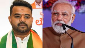 సెక్స్ స్కాండల్ కేసు, మొదటికే మోసం, మూడునాళ్ల ముచ్చట, మోదీ చేతికి బాల్, క్లైమాక్స్ లో!  
