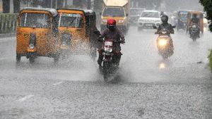 హైదరాబాద్ తోపాటు తెలంగాణలోని జిల్లాల్లో నేటి రాత్రి భారీ వర్షాలు