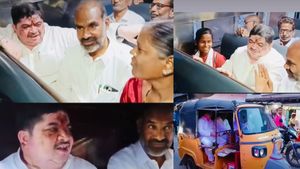 Ponnam Prabhakar: ఆర్టీసీ బస్సులో ప్రయాణించిన మంత్రి పొన్నం ప్రభాకర్..