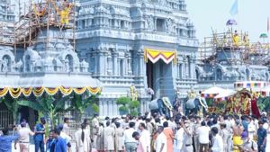యాదాద్రిలో ప్రారంభ‌మైన ఉత్స‌వాలు.. ఇక‌నుంచి వారికి ఫ్రీ ద‌ర్శ‌నం..