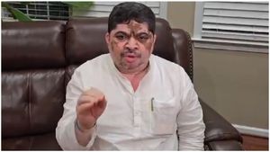 తెలంగాణ ఆర్టీసీ బస్సుల్లో మహిళకు ఉచిత ప్రయాణంపై మంత్రి క్లారిటీ 
