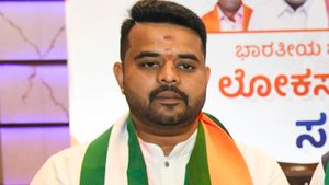 సెక్స్ స్కాండల్ వీడియోలోని ఆ ఆడియో ఎవరిది ?, ఎంపీని ఇబ్బందులకు గురి చేస్తున్న వాయిస్ ?  