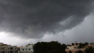 అల్పపీడనం - ఏపీలో ఈ జిల్లాలకు బిగ్ అలర్ట్.!!