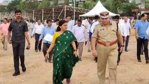 దశాబ్ది ఉత్సవాలకు తెలంగాణ ముస్తాబు: జూన్ 2న ట్యాంక్ బండ్‌పై కార్నివాల్