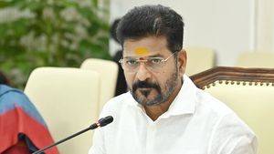 తెలంగాణ ఆదాయం పెంపుపై సీఎం రేవంత్ ఆదేశాలు: వాటిపైనే ఫోకస్