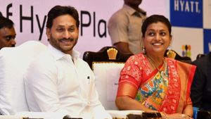 నగిరిలో నగరానా, రోజా చెవిలో పువ్వులు పెట్టిన సొంత పార్టీ క్యాడర్ ?, ఎక్కడ చూసినా అదే టాపిక్ ! 